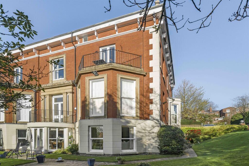 2 bedroom apartment for sale in Langham Mount, East Downs Road, Bowdon, WA14